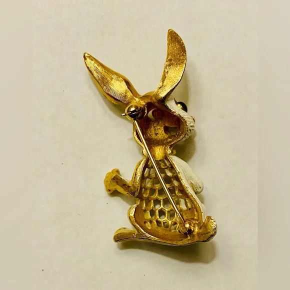 Vintage 1960s Crown Trifari Bunny Brooch, White Enamel, Green Eyes, Gold-tone.